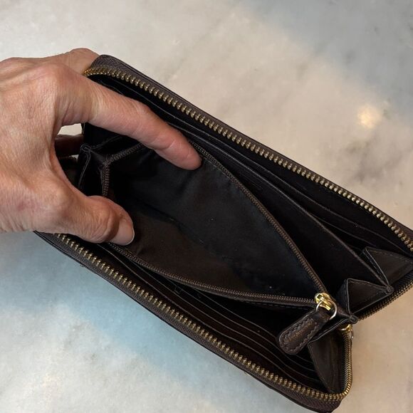 Coach Wallet RARE Zoe Brown Full Zip double Gold Buckles Multi Compartment - Picture 15 of 16